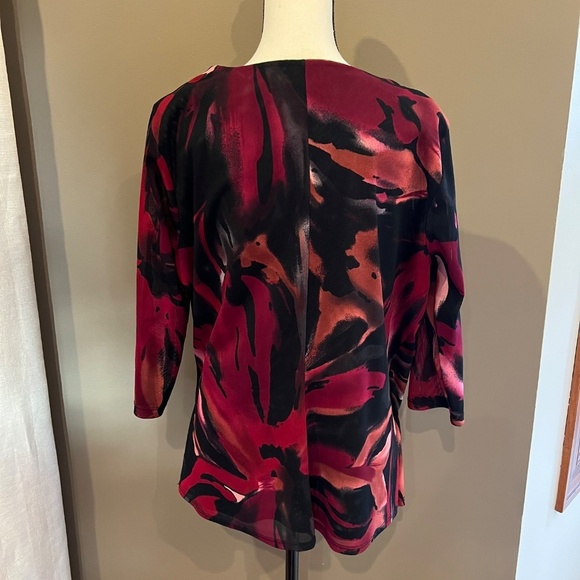 Coldwater Creek Abstract Wrap with Deep red & Black colors, Size 1X - Picture 4 of 11